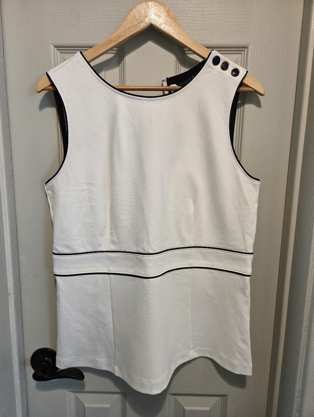 Ann Taylor Sleeveless White Shell Top with Black Trim sz L